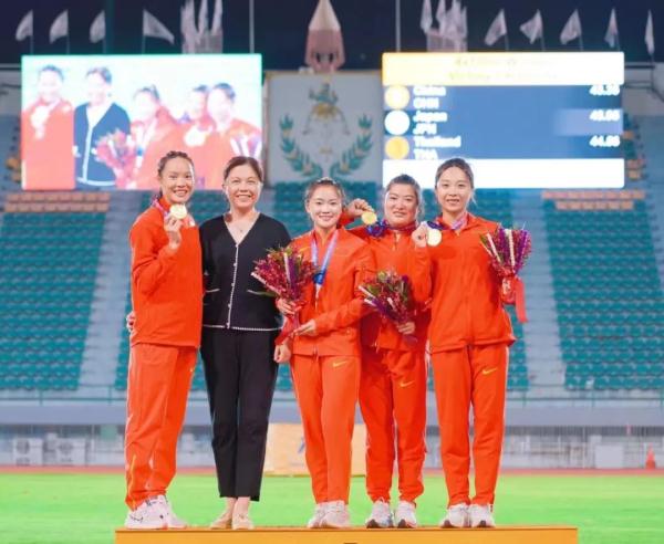 广西姑娘韦永丽,与队友夺得亚锦赛首金! 广西姑娘韦永丽,与队友夺得亚锦赛首金!