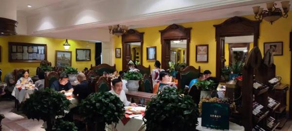 “来了就不想走”，7月全国多地频现高温，哈尔滨凉快得独树一帜