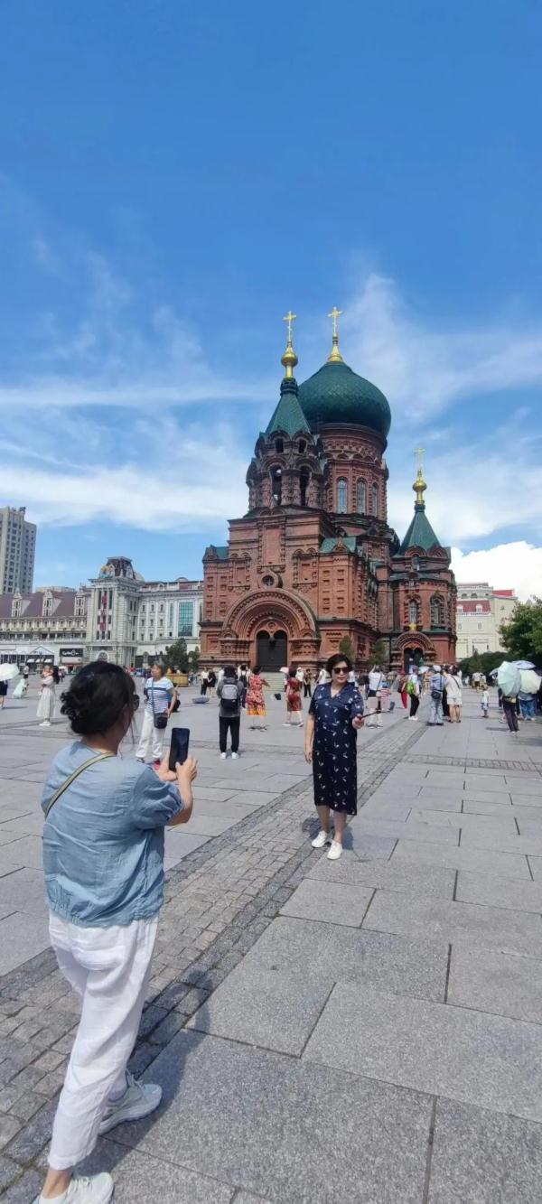 “来了就不想走”，7月全国多地频现高温，哈尔滨凉快得独树一帜
