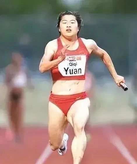 弯道反超日本队夺冠!这就是冠军的大腿! 弯道反超日本队夺冠!这就是冠军的大腿!