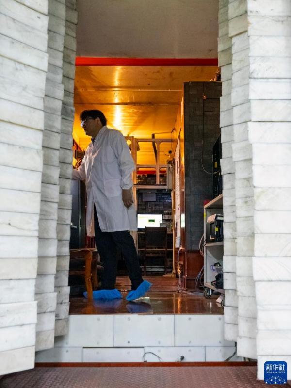 新华全媒+·新时代中国调研行·长江篇丨2400米极深地下!他们追寻宇宙“魅影” 新华全媒+·新时代中国调研行·长江篇丨2400米极深地下!他们追寻宇宙“魅影”