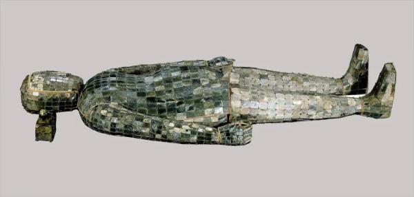 2498片玉片、1100克金丝、制作工期10年+ 2498片玉片、1100克金丝、制作工期10年+