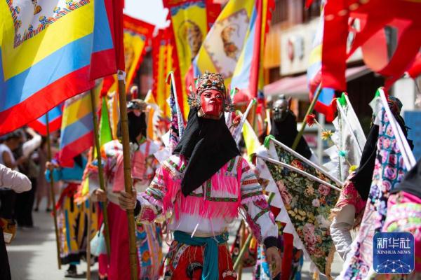 贵州安顺&middot;非遗地戏千人巡游