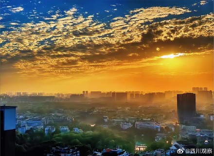 美到心坎！四川夏天的晚霞盲盒