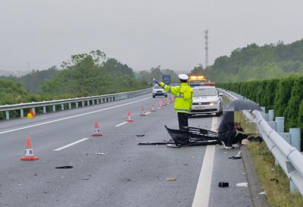 事发江西!一位交警自述事故现场的文章让人泪目 事发江西!一位交警自述事故现场的文章让人泪目