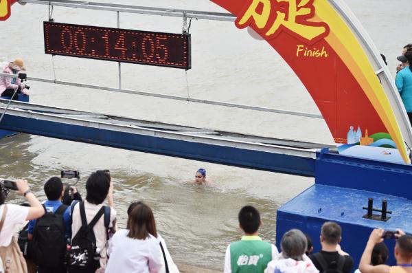 刚刚!冠军诞生! 刚刚!冠军诞生!