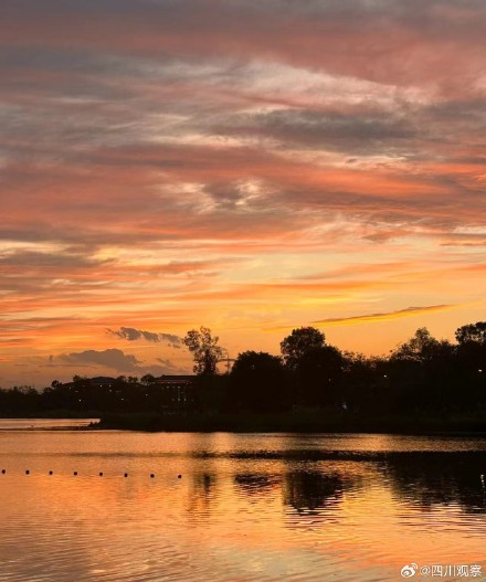 美到心坎！四川夏天的晚霞盲盒