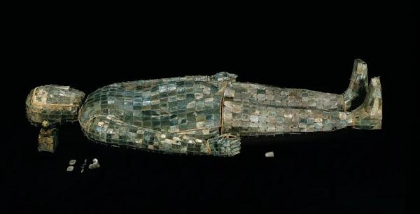 2498片玉片、1100克金丝、制作工期10年+ 2498片玉片、1100克金丝、制作工期10年+