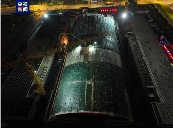 全球容量最大！这个“国之重器”今天正式结顶