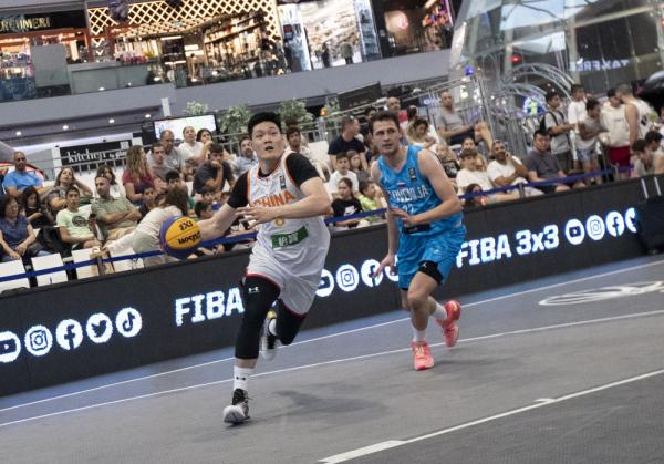 追光｜CBA选秀大会见证大学生球员圆梦职业赛场