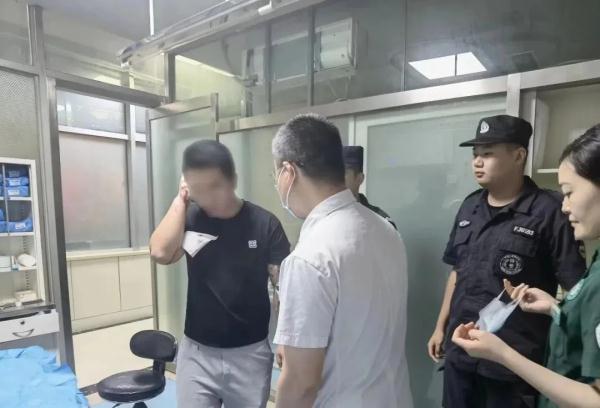 男子钓鱼竟“钓”到了自己……网友：钓鱼要戴头盔？