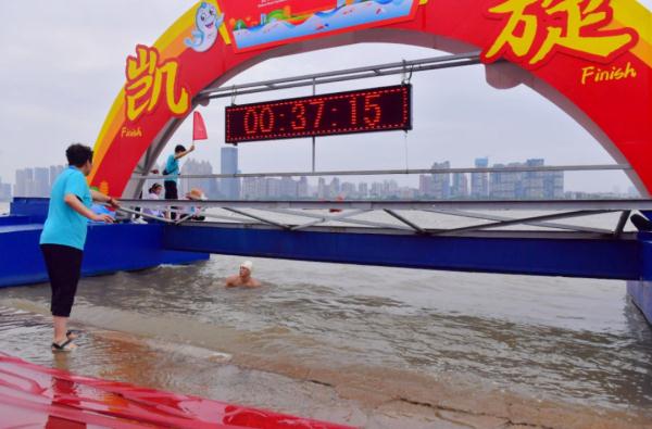 刚刚!冠军诞生! 刚刚!冠军诞生!