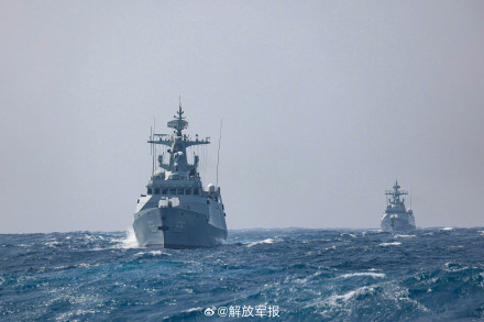 组图直击舰艇编队海上演练! 组图直击舰艇编队海上演练!