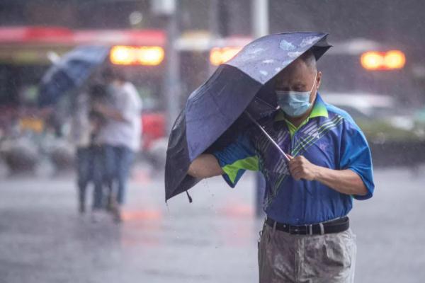 即将登陆!或有特大暴雨!Ⅱ级应急响应!部分景区关闭、列车停运,至于地铁… 即将登陆!或有特大暴雨!Ⅱ级应急响应!部分景区关闭、列车停运,至于地铁…