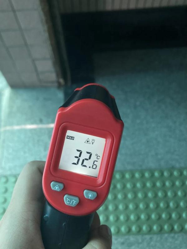 这是上海夏天最“恐怖”的一段地铁换乘通道？网友吐槽：热到崩溃