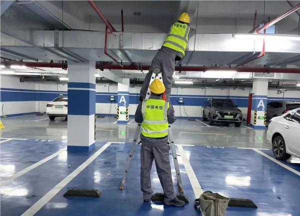 小区地下车库110都拨不出?智能网联汽车没信号“变瞎”?这件实事,上海市民呼声高 小区地下车库110都拨不出?智能网联汽车没信号“变瞎”?这件实事,上海市民呼声高