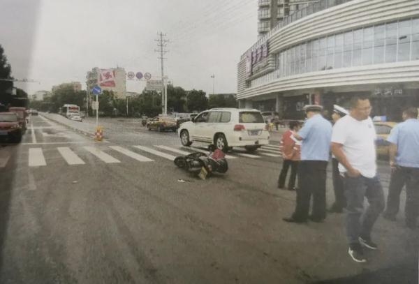 14岁少年无证驾驶摩托车 造成对方十级伤残 判了！