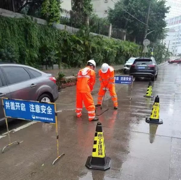 台风“泰利”一路向西已抵达防城港!各地最新救援现场 台风“泰利”一路向西已抵达防城港!各地最新救援现场