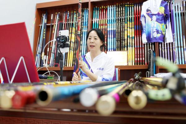 河北肃宁:小鱼竿促当地经济大发展 河北肃宁:小鱼竿促当地经济大发展