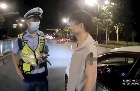 女儿高烧，爸爸醉驾送医，交警查获后竟然......