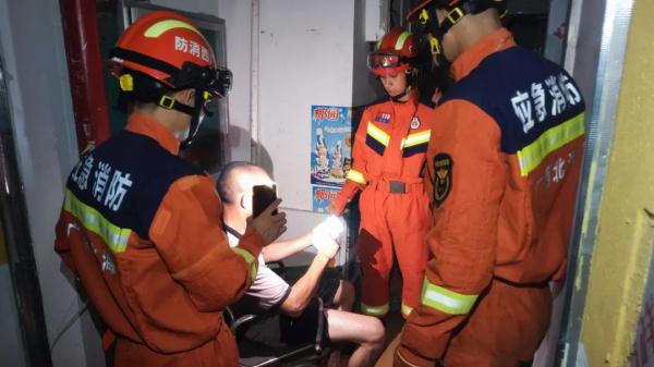 台风“泰利”一路向西已抵达防城港!各地最新救援现场 台风“泰利”一路向西已抵达防城港!各地最新救援现场