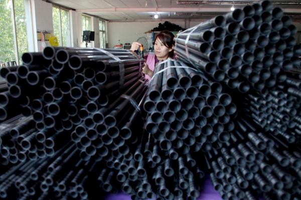 河北肃宁:小鱼竿促当地经济大发展 河北肃宁:小鱼竿促当地经济大发展