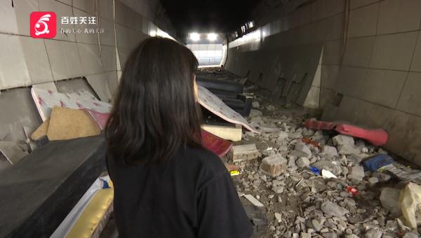 贵阳一隧道沦为“垃圾场”？市民慌了：消防通道全被堵死