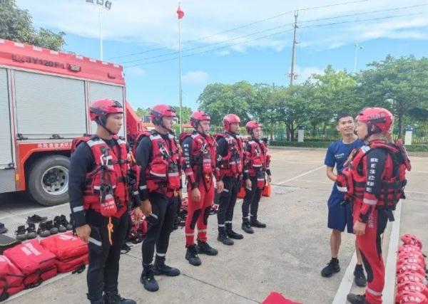 台风“泰利”一路向西已抵达防城港！各地最新救援现场
