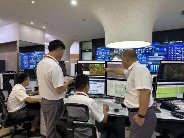 A67773航班紧急备降昆明长水机场，因机上旅客突发疾病