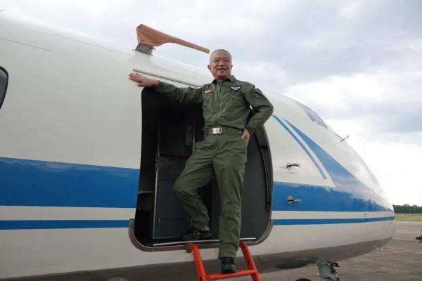 37年“老飞”光荣停飞，安全飞行10000余架次！