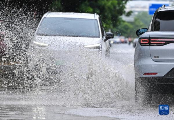台风“泰利”给海南带来强风雨 台风“泰利”给海南带来强风雨