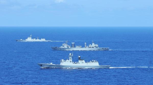 海军护航编队在亚丁湾开展实际使用武器训练 海军护航编队在亚丁湾开展实际使用武器训练