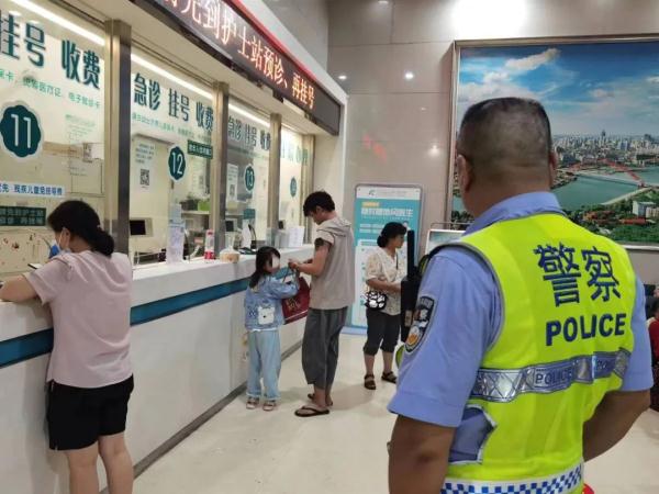 女儿高烧，爸爸醉驾送医，交警查获后竟然......