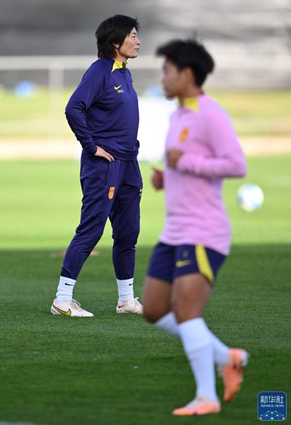 足球丨中国女足在球队大本营进行首次训练