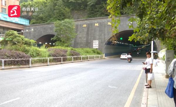 贵阳一隧道沦为“垃圾场”？市民慌了：消防通道全被堵死