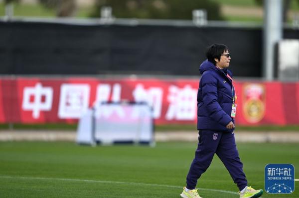 足球丨中国女足在球队大本营进行首次训练