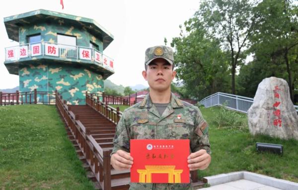 1.7万张军校录取通知书来了!有你的吗? 1.7万张军校录取通知书来了!有你的吗?