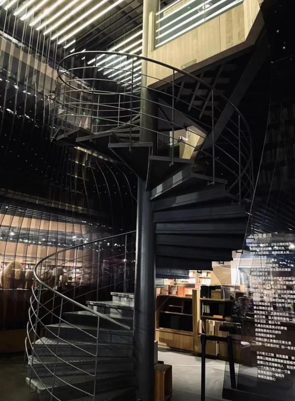 收 藏 ！暑 期 书 店 打 卡 计 划