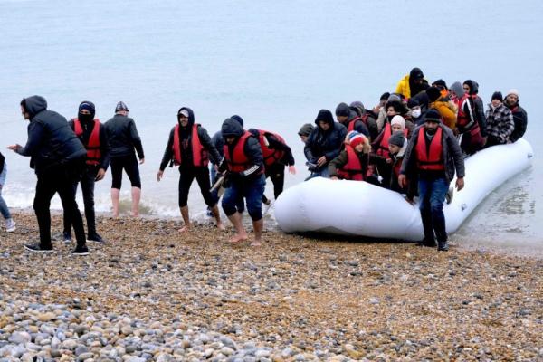 “一抛了事”？联合国对英国非法移民法案表担忧