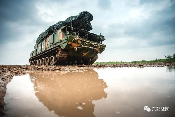 第73集团军某防空旅组织体系防空反导演练