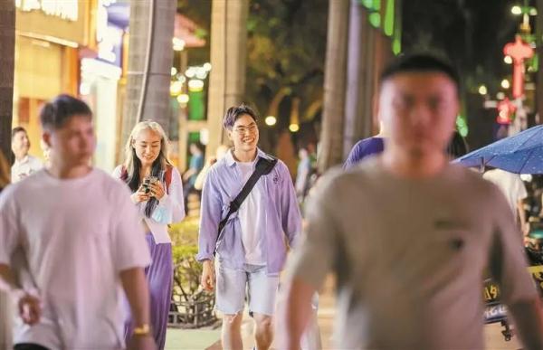为何港人越来越青睐深圳？