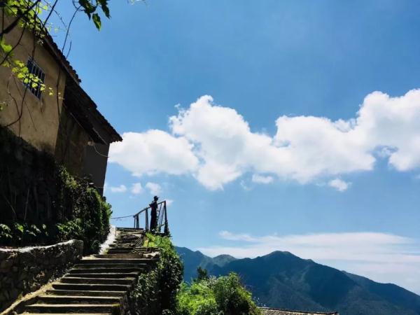 收 藏 ！暑 期 书 店 打 卡 计 划