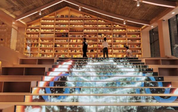 收 藏 ！暑 期 书 店 打 卡 计 划