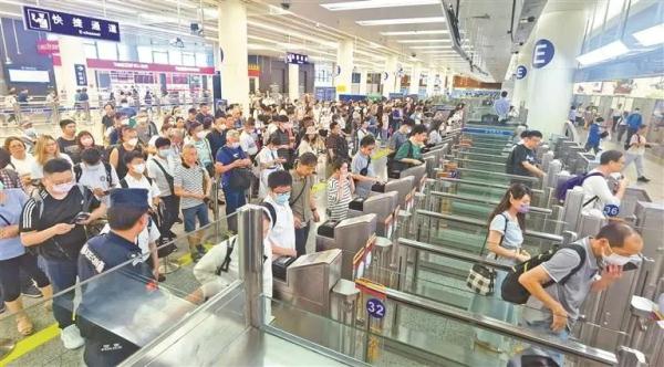 为何港人越来越青睐深圳？