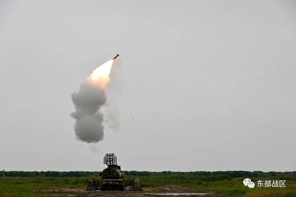 第73集团军某防空旅组织体系防空反导演练