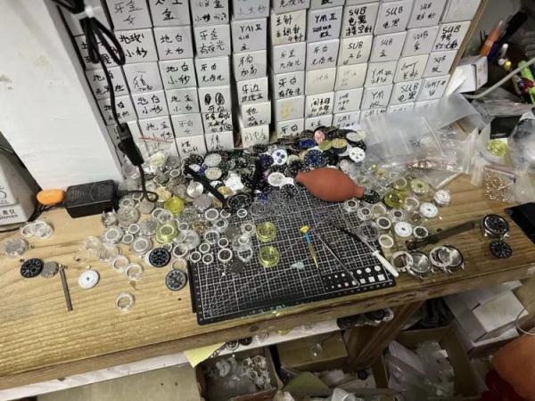 千元可购买“百万级”世界名表？犯罪团伙藏身餐饮店，“点菜”即是“下单制假”