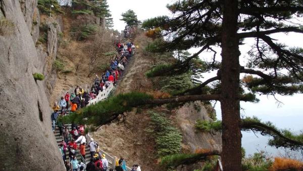 不给游客提供开水？黄山景区：一直提倡不要在山上冲泡方便面吃