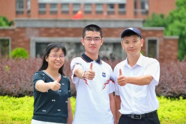 广州初三男孩直接跳级升入大学！家长感悟：原来不是娃不行是我不行