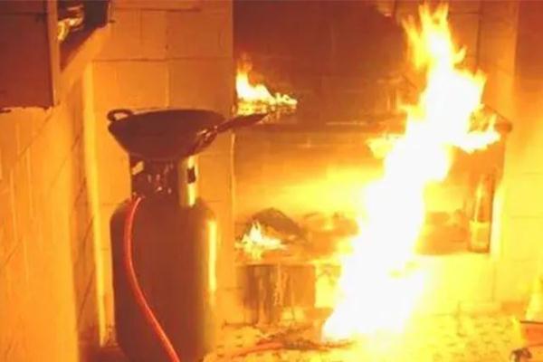 关火、断电、关燃气，夏日厨房火灾预防从这几方面抓起！