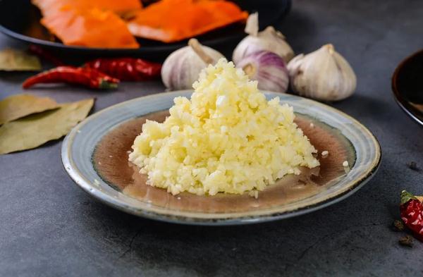 大蒜怎么吃,吃多少合适?这才是大蒜的正确打开方式 大蒜怎么吃,吃多少合适?这才是大蒜的正确打开方式